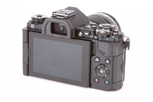 Olympus OM-D E-M5 Mark II Review - rear angled