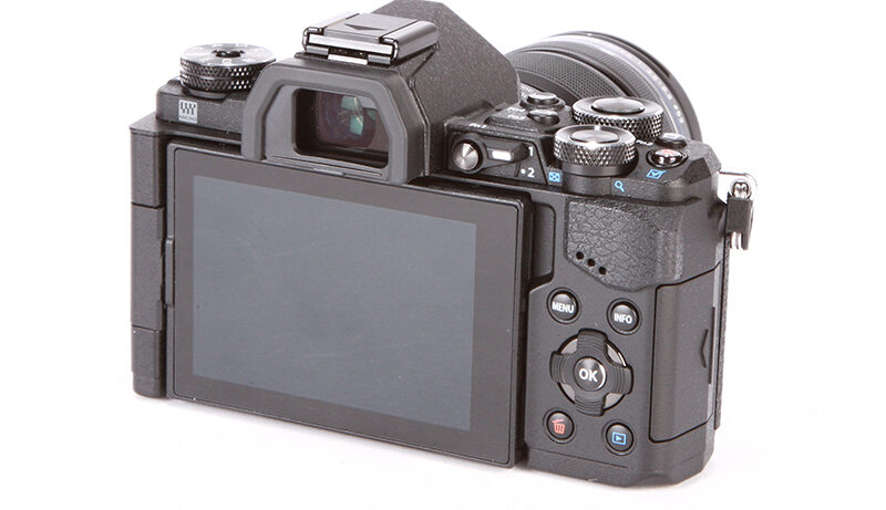 Olympus OM-D E-M5-II product shot 10