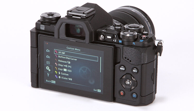Olympus OM-D E-M5-II product shot 15