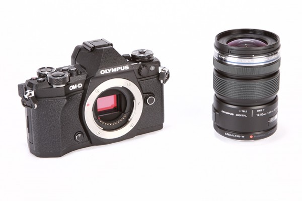 Olympus OM-D E-M5 Mark II Review - with lens