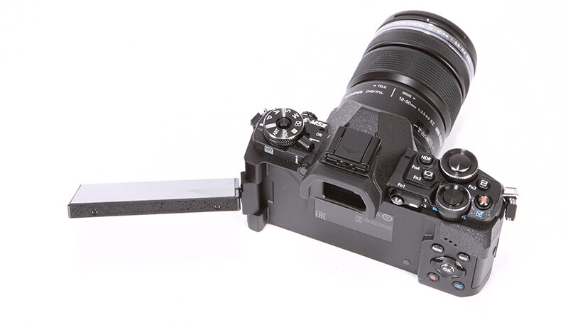 Olympus OM-D E-M5-II product shot 9