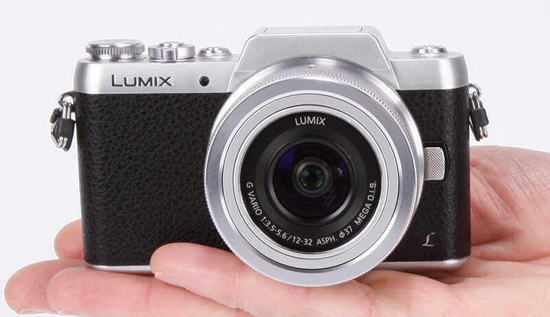 Panasonic Lumix GF7 product shot 1