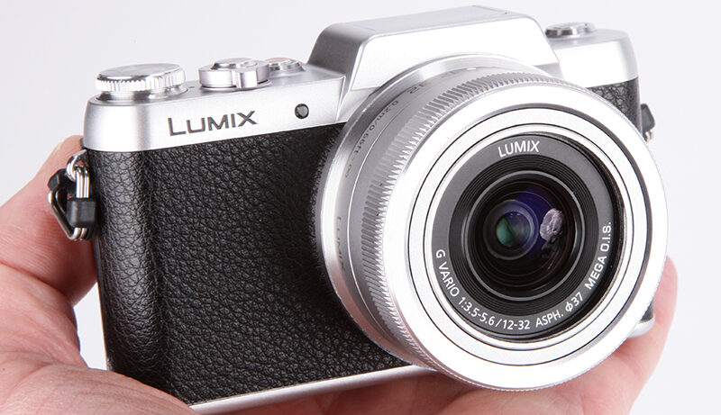 Panasonic Lumix GF7 product shot 2