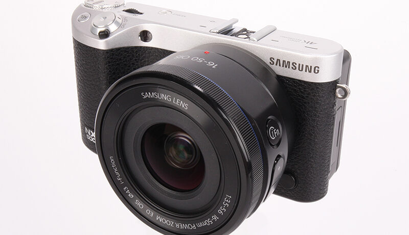 Samsung NX500 product shot 4