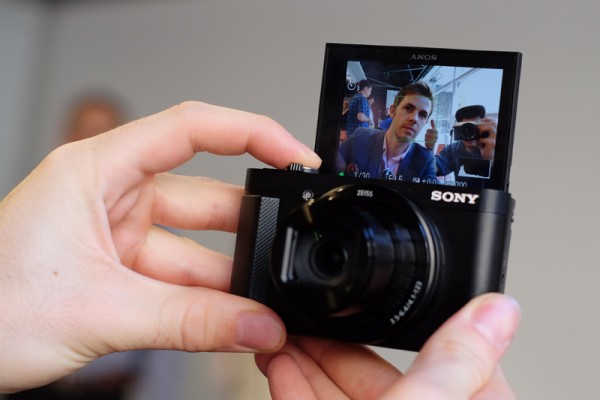 Sony HX90V hands-on 2