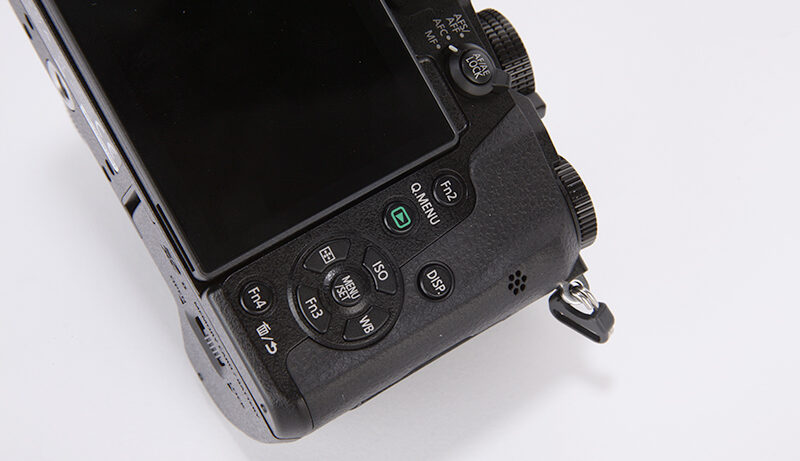 Panasonic Lumix G7 product shot 2