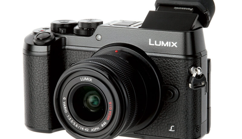 Panasonic Lumix GX8 hands on front view