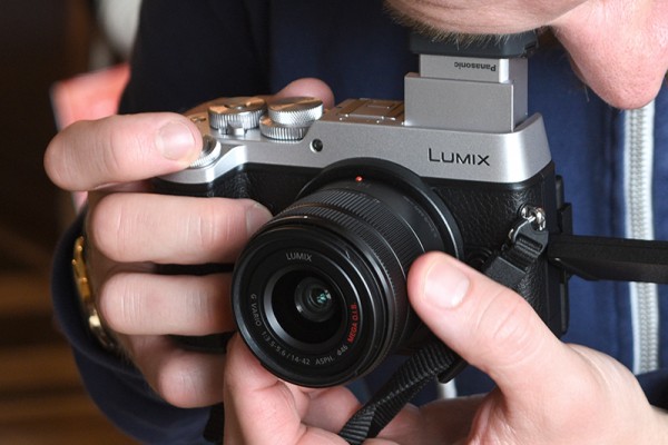 Panasonic-Lumix-GX8-hands-on-product-shot-1