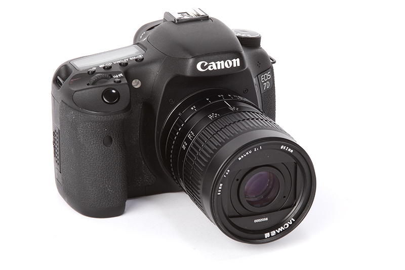 Laowa V DX 60mm on camera
