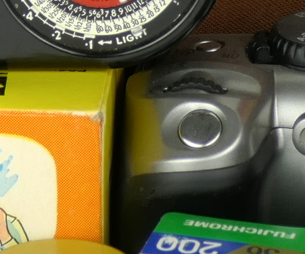 Panasonic TZ100, JPEG ISO 80, 100% crop