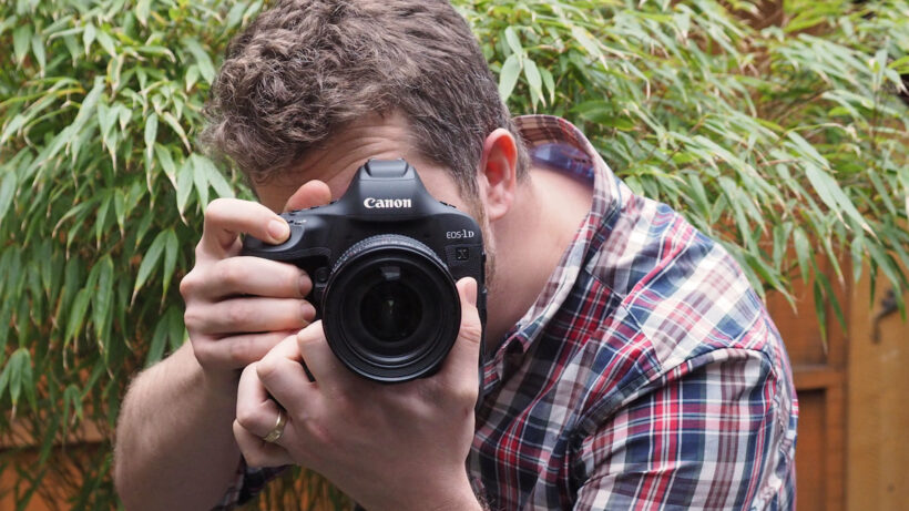 Canon EOS 1D-X Mark II vs Nikon D5: 13 Key Differences