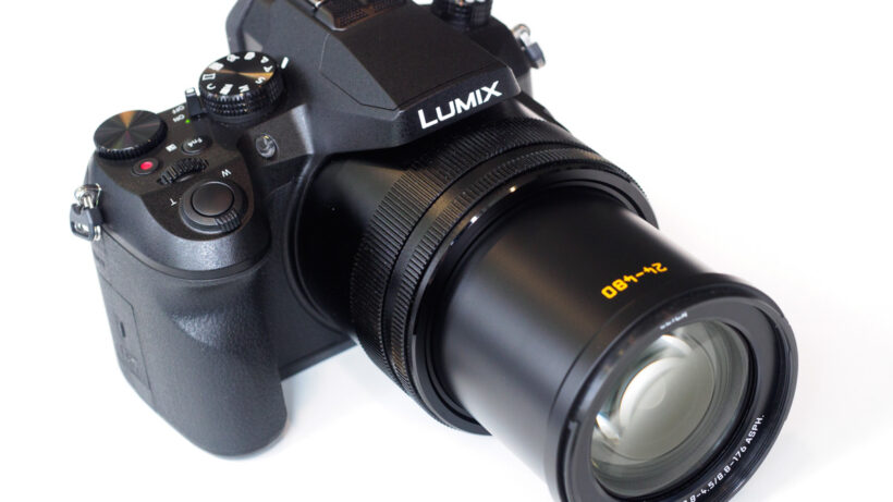 Panasonic Lumix FZ2000 lens