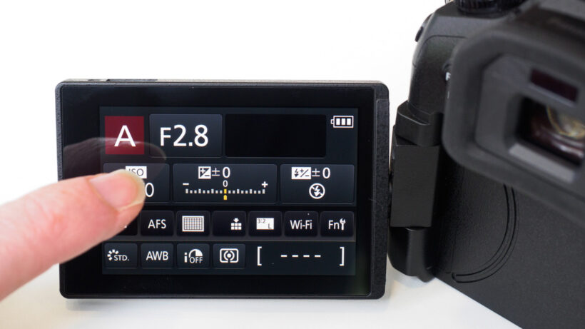 Panasonic FZ2000 screen