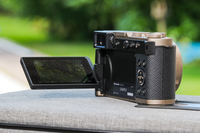 Panasonic Lumix DC-L10 compact camera review Damien Demolder