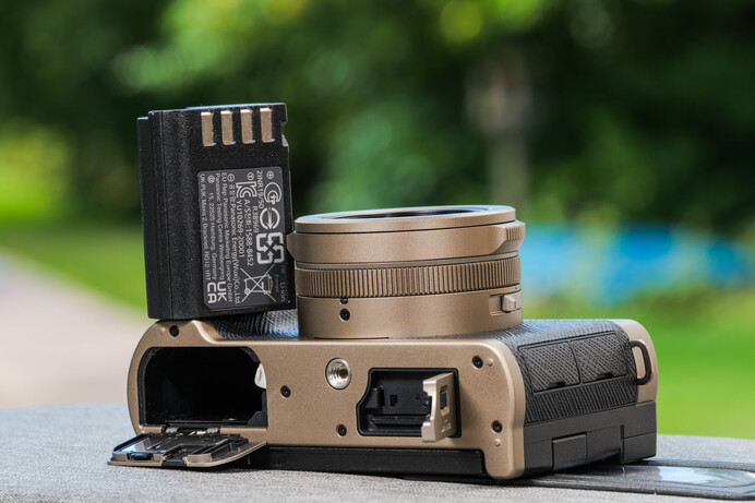 Panasonic Lumix DC-L10 compact camera review Damien Demolder