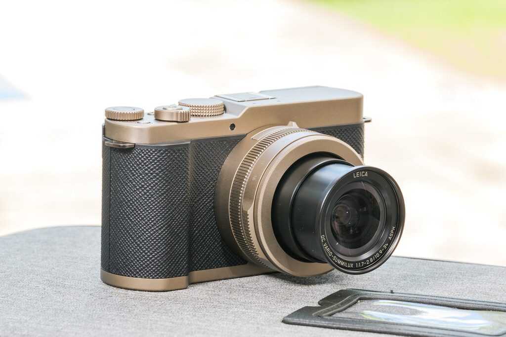 Panasonic Lumix DC-L10 compact camera review Damien Demolder
