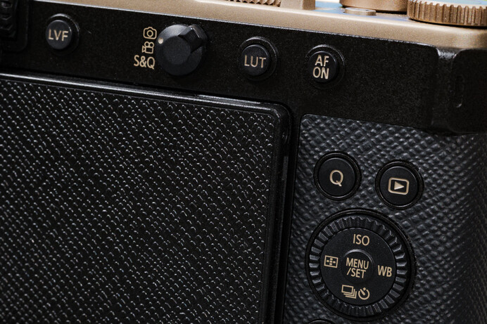 Panasonic Lumix DC-L10 compact camera review Damien Demolder