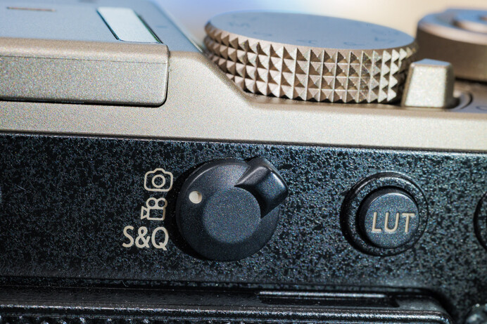 Panasonic Lumix DC-L10 compact camera review Damien Demolder