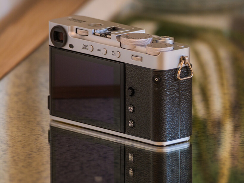Fujifilm X-E5 review rear view