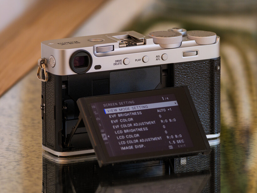 Fujifilm X-E5 review rear screen