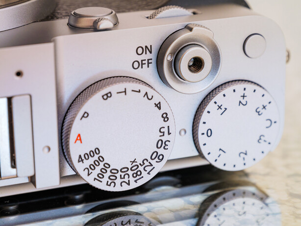 Fujifilm X-E5 review Fujifilm X-E5 shutter speed dial