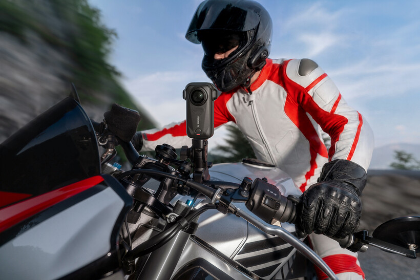 Insta360 X6 motorbike