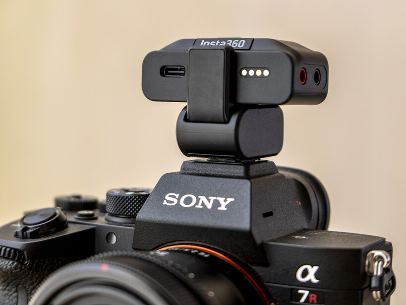 Insta360 mic Pro camera adapter