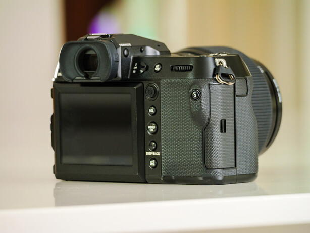 Fujifilm GFX100S ll review