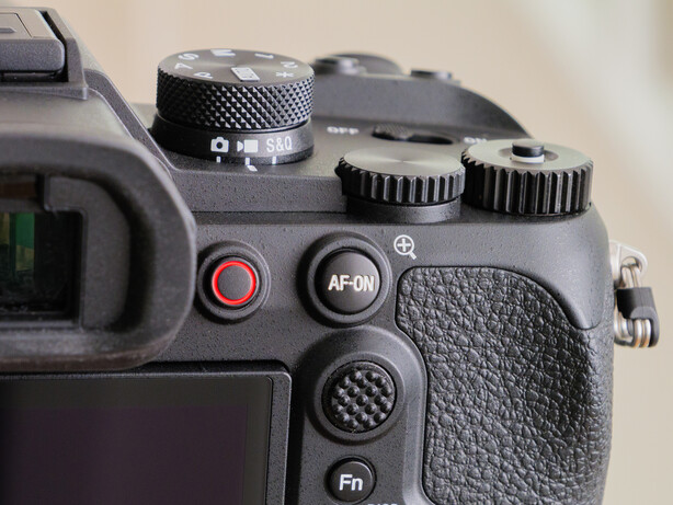 Sony RX10V review