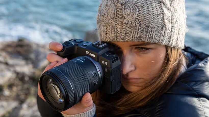 Almost £500 off Canon RP with 24-105mm kit lens